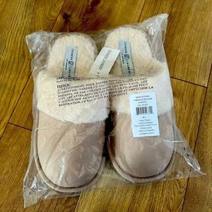 Chinese Laundry Faux Fur Slippers